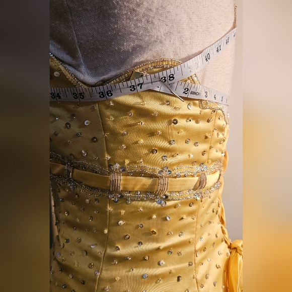 Elegant Yellow Strapless Evening Dress - Picture 7 of 9